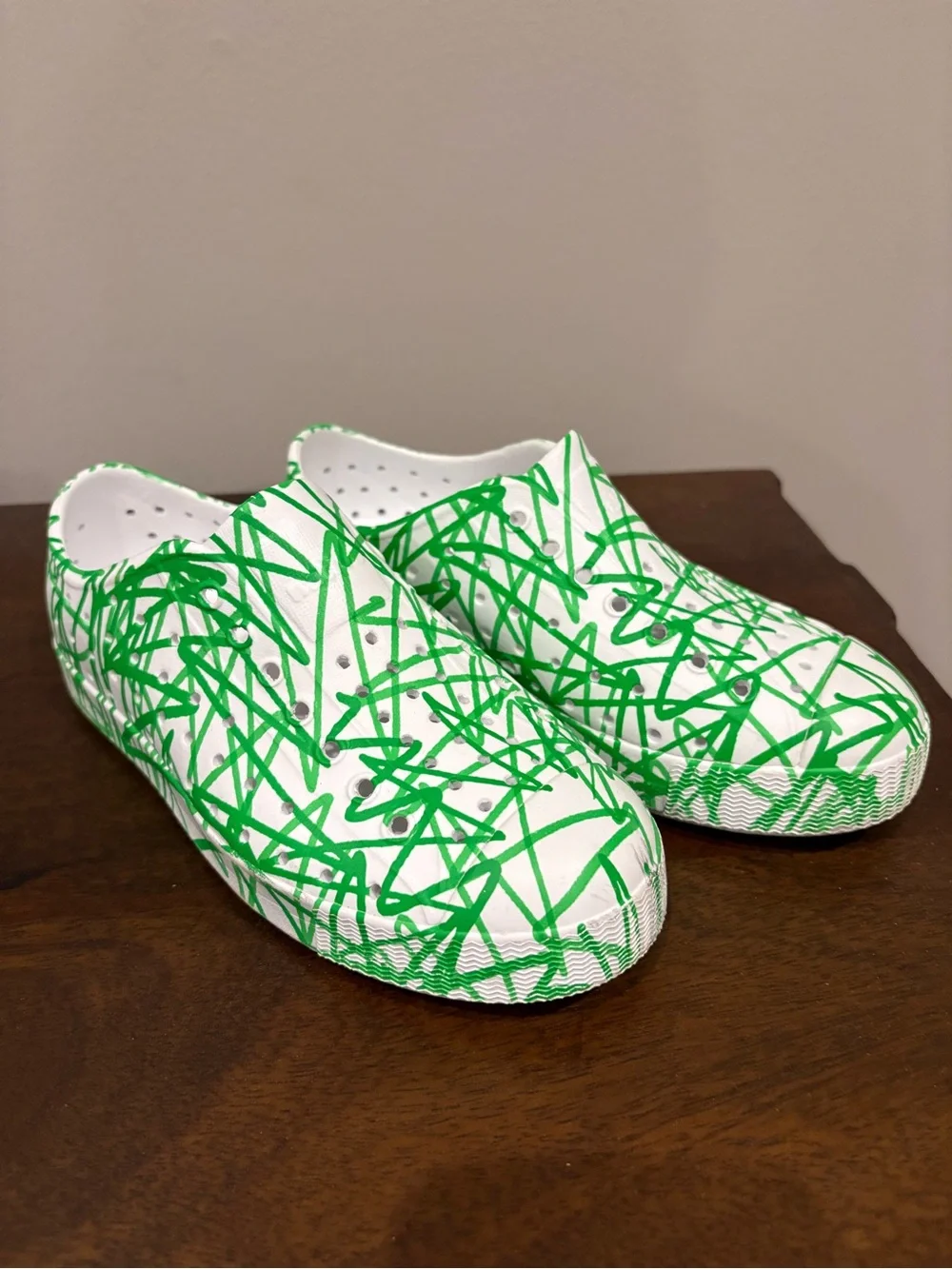 Native Kids White Slip-Ons with Green Grass Print
